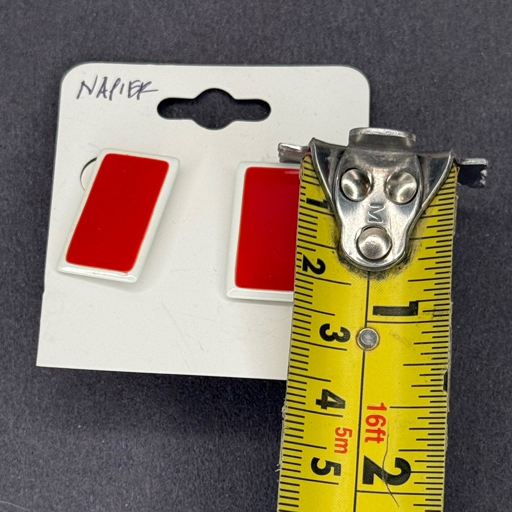 Vintage Napier Red & White Enamel Rectangle Earrings 60s Mod Screw-Back Clip-On - Picture 7 of 7